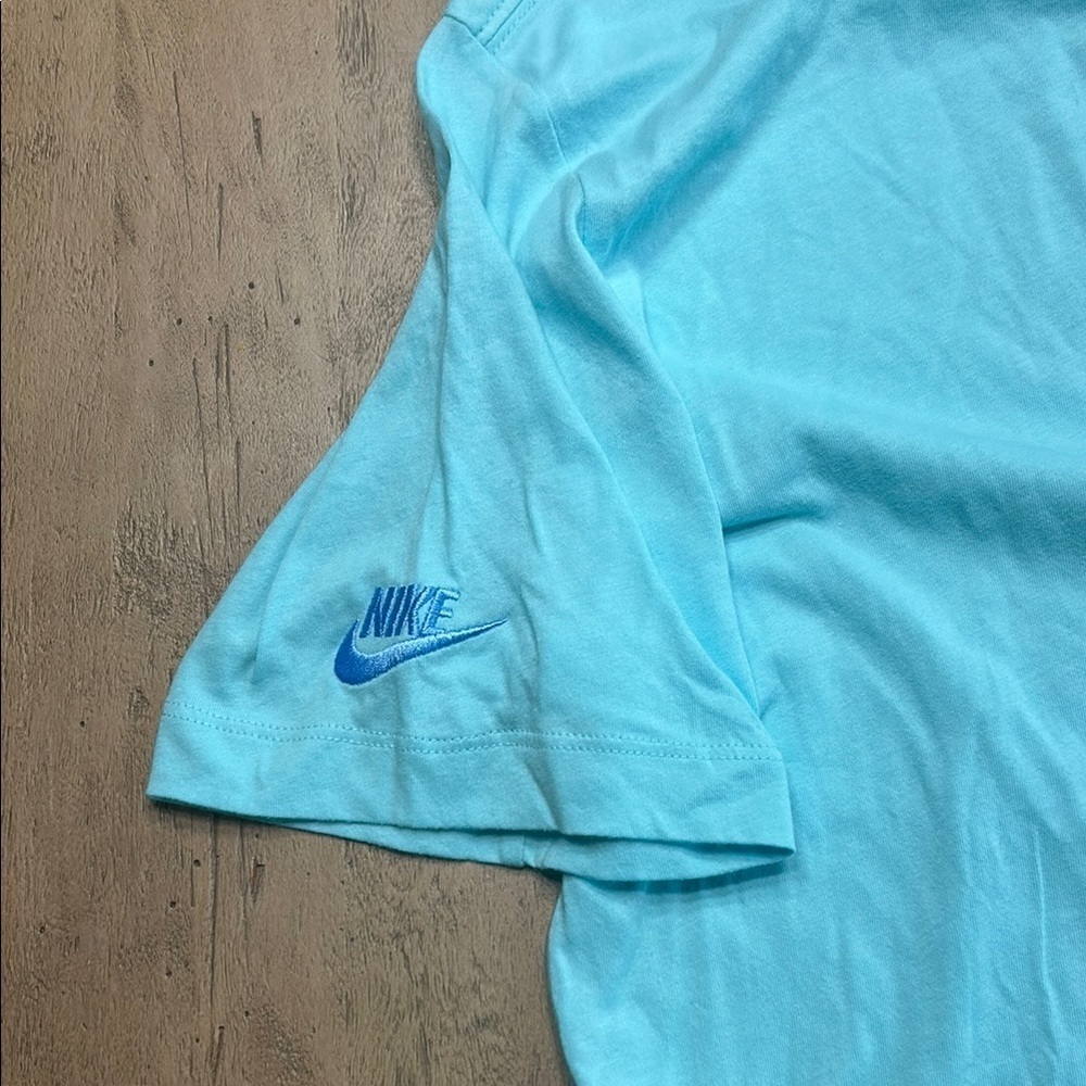 Nike Blue Short Sleeve Tee with Classic Style - Picture 4 of 7